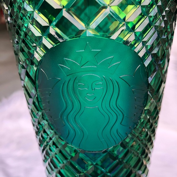 NEW STARBUCKS Iridescent Green Spike Stud Design Collectors Grande 16oz Cold Cup - Picture 4 of 6